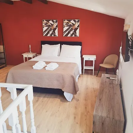 Atticstudiotheotoki Appartement