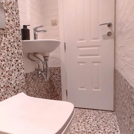 شقة Theotoki Attic